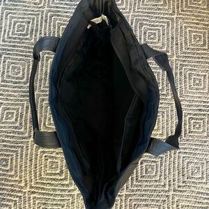 Lululemon Daily Multi Pocket Tote 20L